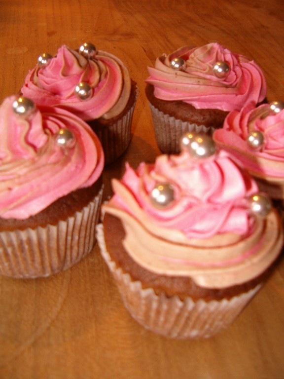 http://keetie.com/mediapool/64/641723/images/Cupcakes_021.jpg